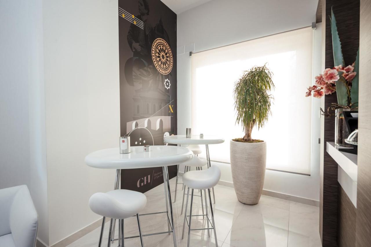 Grieco Business & Spa Hotel 세리뇰라 외부 사진