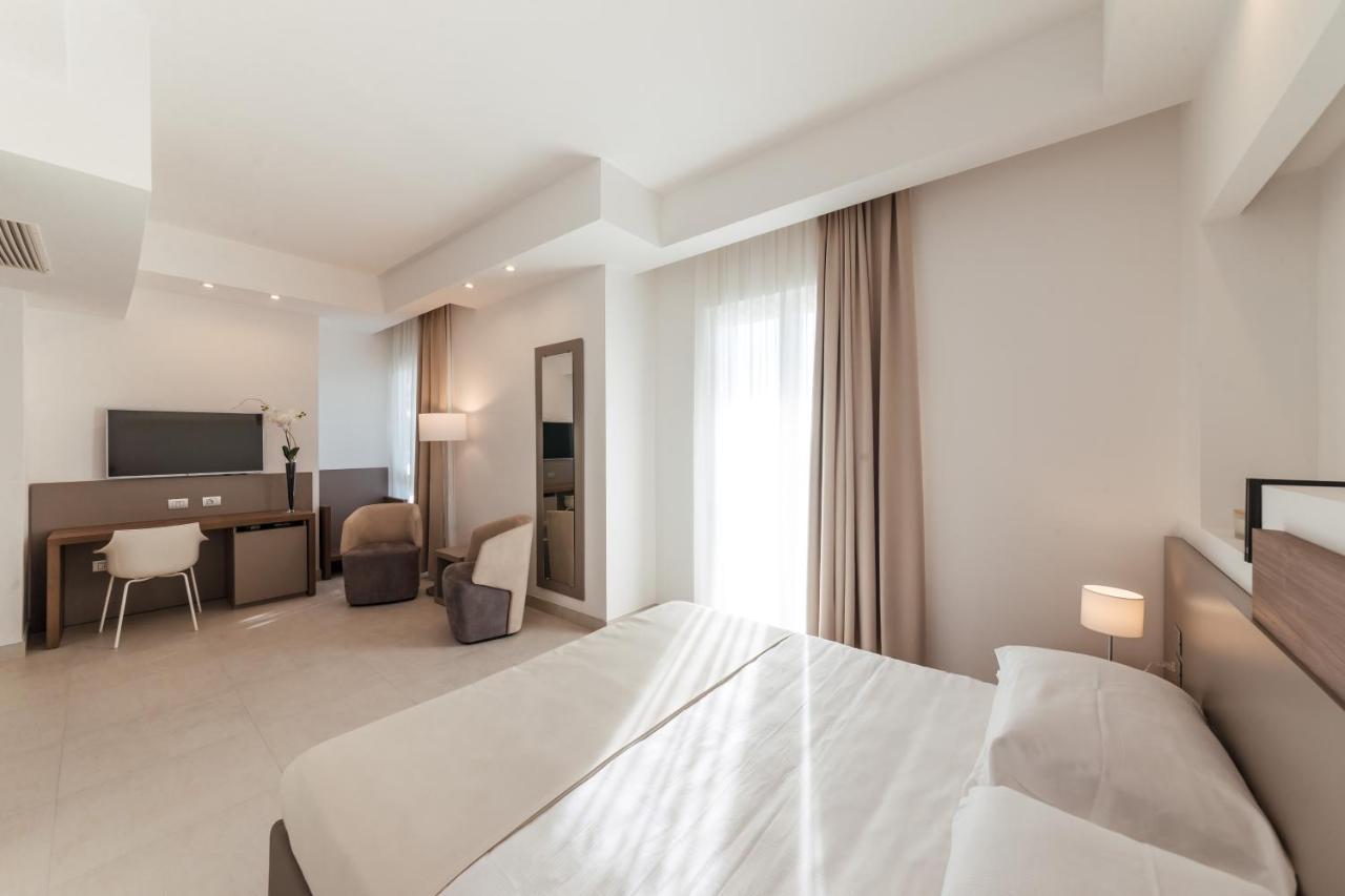 Grieco Business & Spa Hotel 세리뇰라 외부 사진