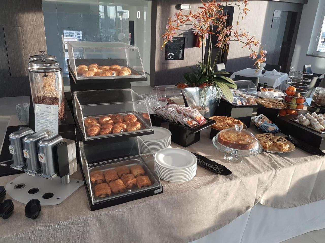 Grieco Business & Spa Hotel 세리뇰라 외부 사진