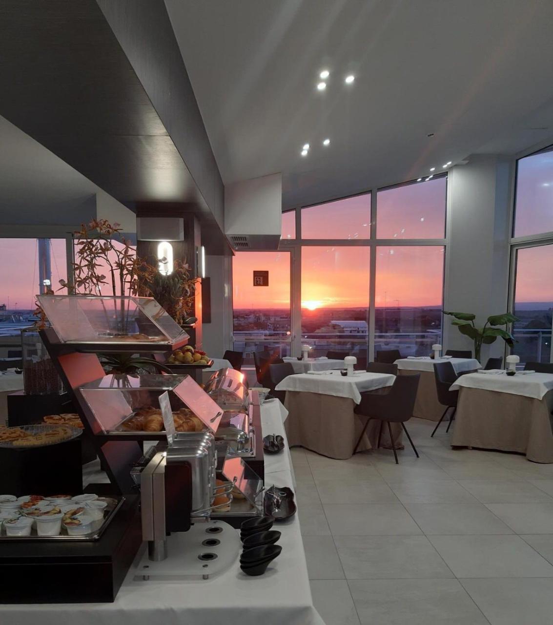 Grieco Business & Spa Hotel 세리뇰라 외부 사진